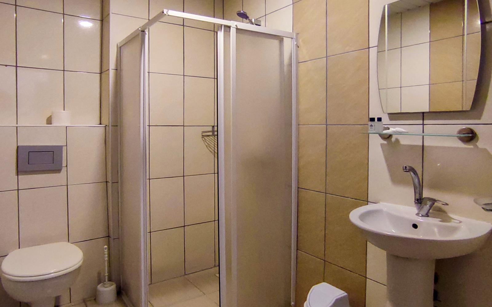 Özcan Otel Odalar